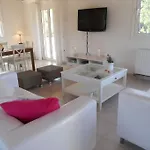 Fedrita Βίλα Αχαράβη