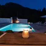 Fedrita Αχαράβη