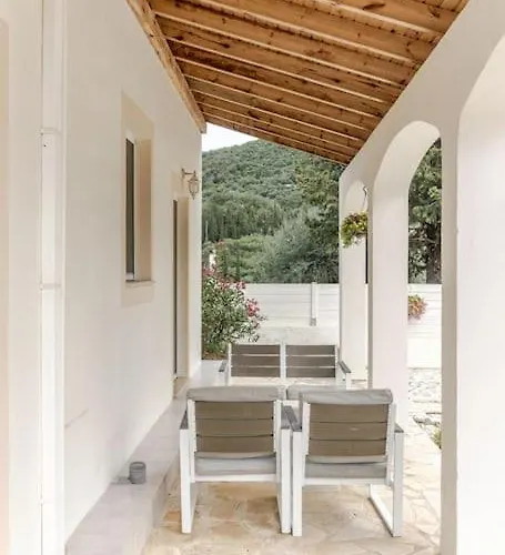 Villa Fedrita Akharavi